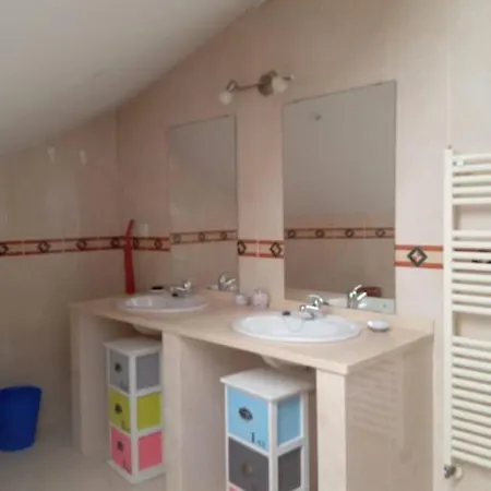 A Bruxo Fonte 8 Pzs 2 Banos Full Reg Vut38509 * Луарка
